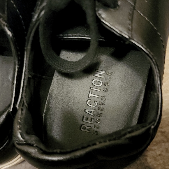 Kenneth Cole Reaction Sneakers - Picture 2 of 6